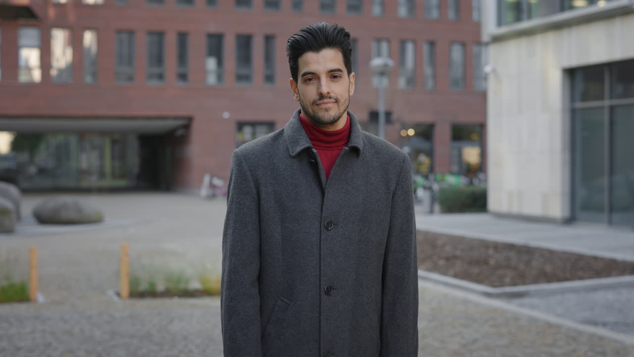 Ritratto di un uomo in cappotto
