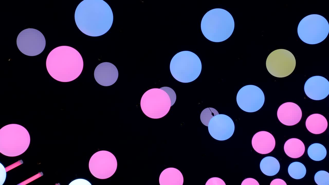 Ceiling moving led balls