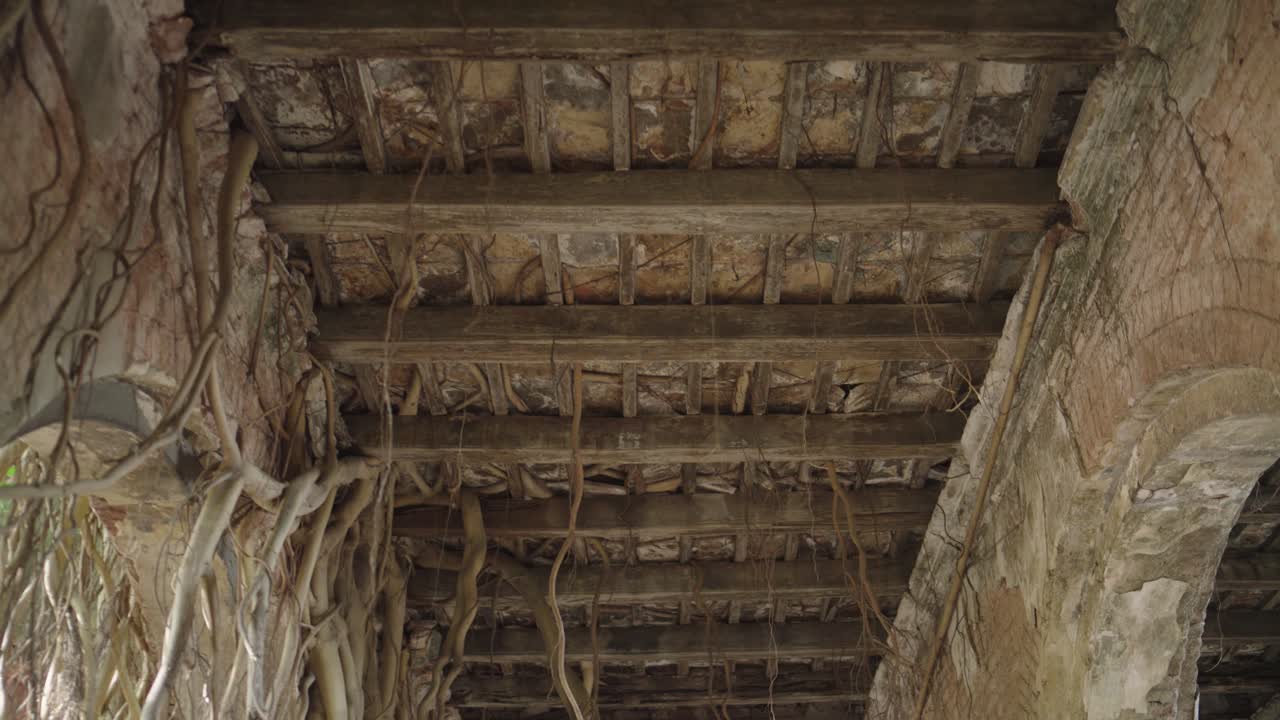 This Portuguese-built gate, located on the banks of the Ganges River in Hooghly district, is in ruins today due to lack of maintenance.