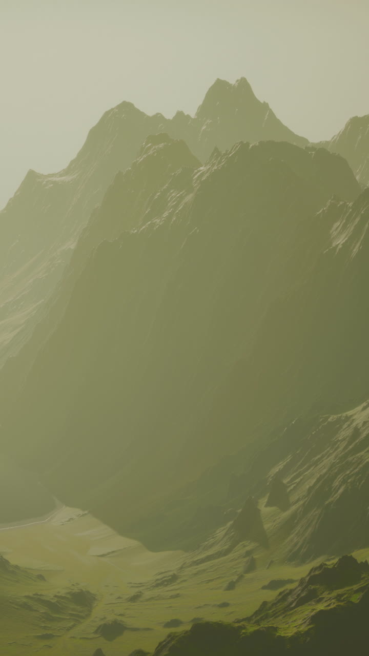 Paisaje montañoso de niebla