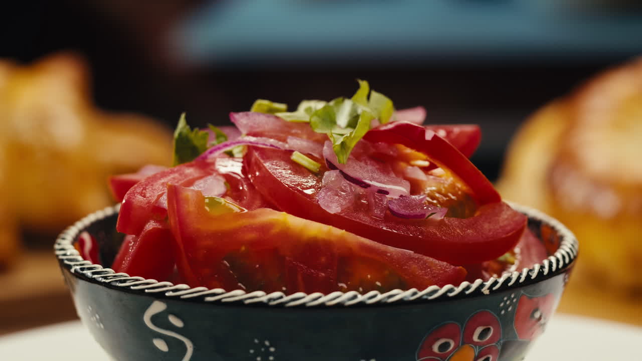 토마토와 은 양파 러드