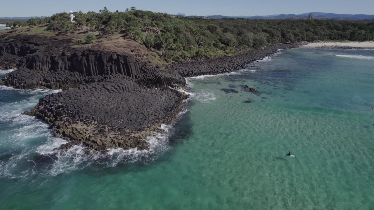 Colonne di roccia basaltica della Passerella di Fingal Head - Fingal Head e spiaggia nel Nuovo Galles del Sud, Australia.