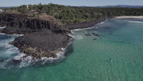 Basalt-Rock-Columns-Of-Fingal-Head-Causeway---Fingal-Head-And-Beach-In-NSW,-Australia