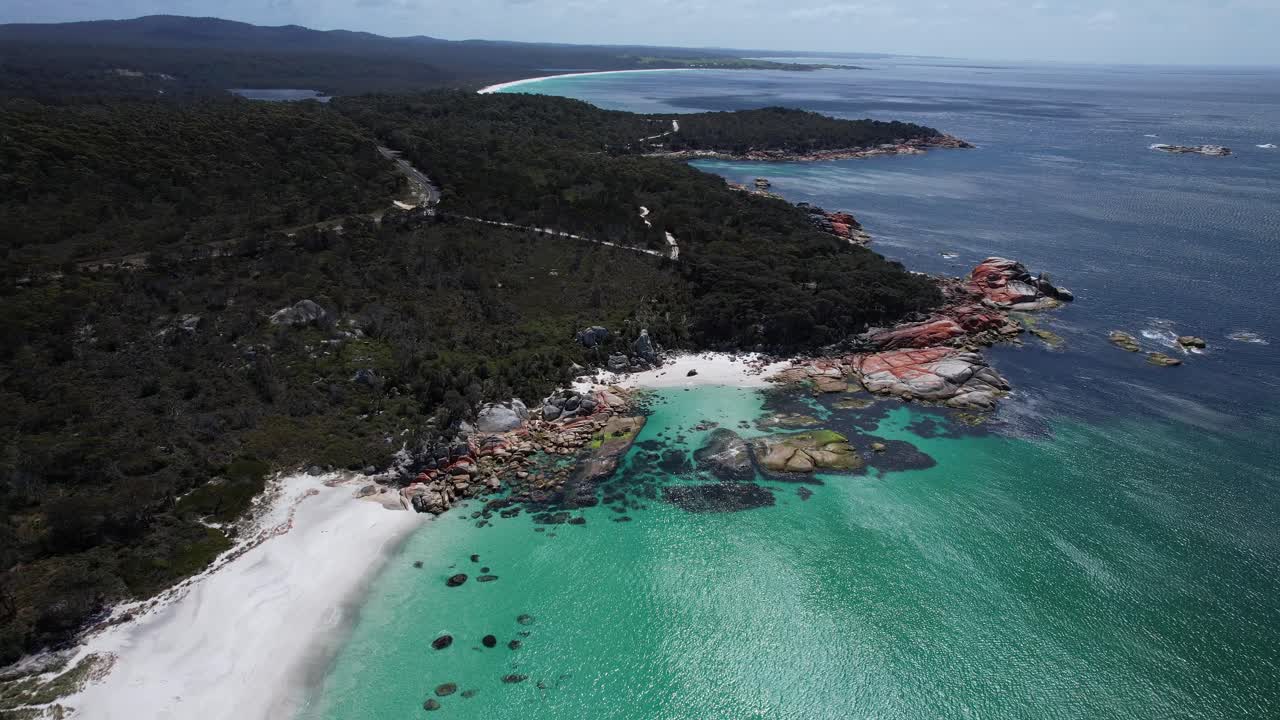 Paesaggio della spiaggia, angolo accogliente, Binalong Bay, Tasmania, Australia - Scatto aereo
