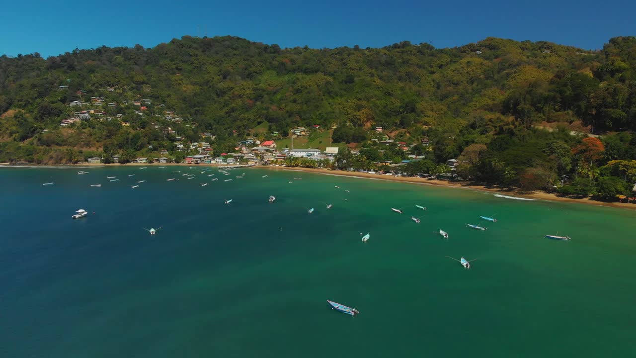 Situada na ponta nordeste de Tobago, a vila de pescadores de Charlotteville é o destino de viagem perfeito.