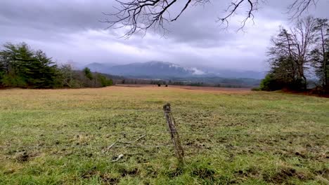 Cades-Cove-Zeitlupe-Mit-Fenceline