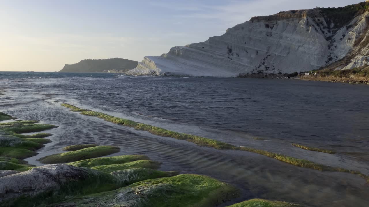 скала деи турчи в арджидженто, сицилия на закате солнца