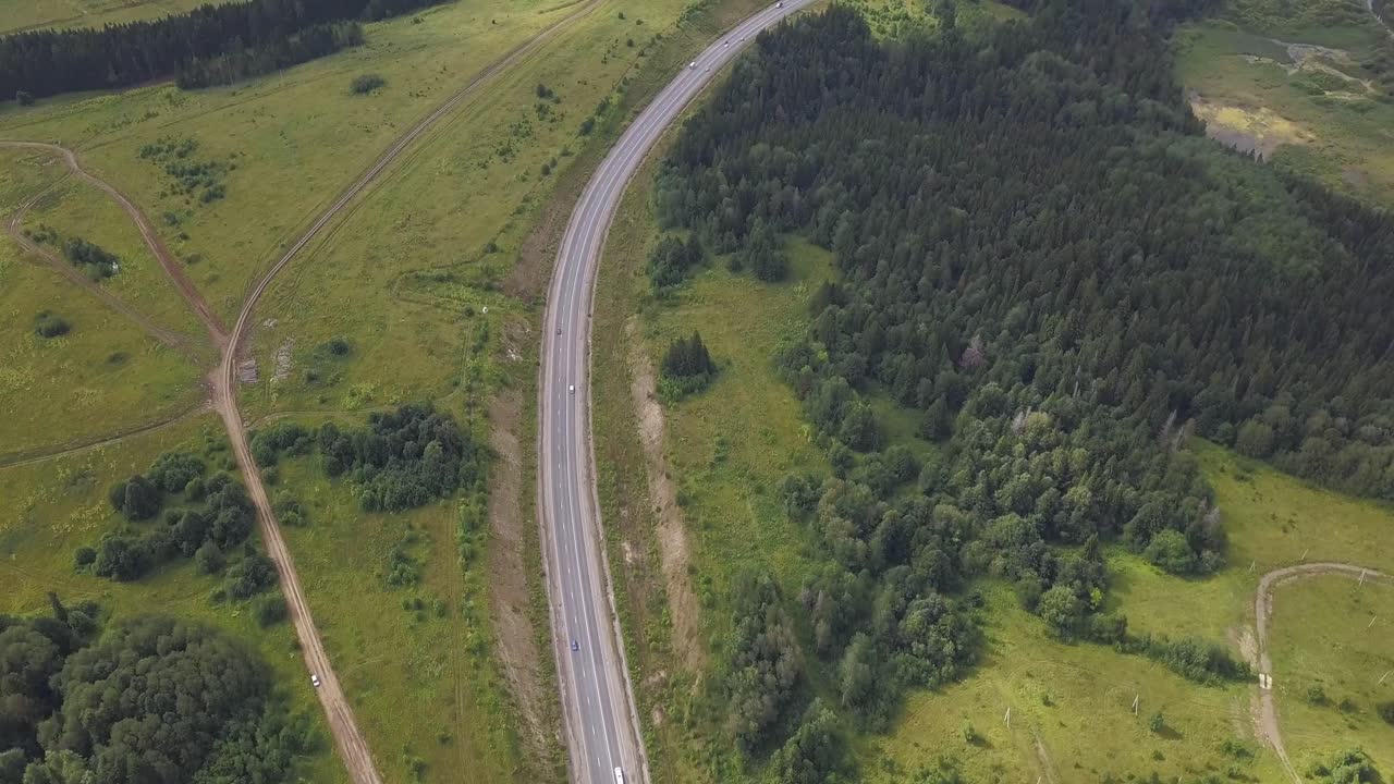 шоссе через сельскую местность