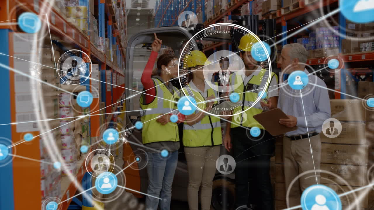 escáner redondo y red de iconos de perfil contra un equipo de trabajadores discutiendo en el almacén