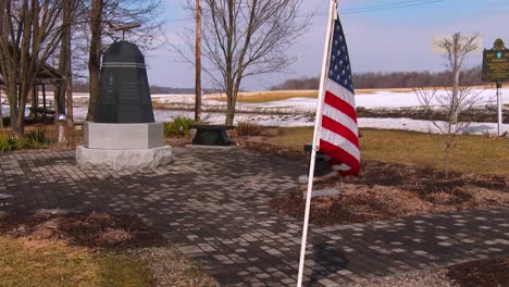 united flight 93의 희생자들은 shanksville pa 4 외부의 교회 기념관에서 경의를 표합니다.