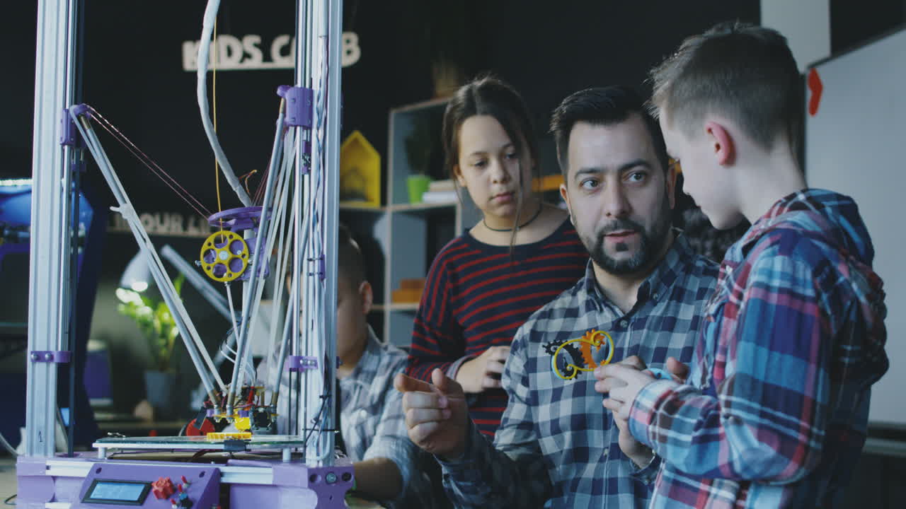 Kids learning about 3D printing