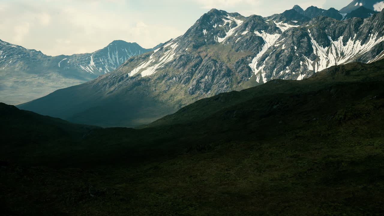 vista panorámica del valle de la montaña de la primavera