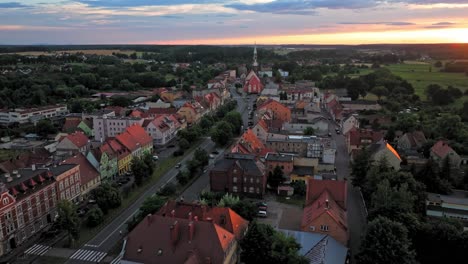 Polonia,-Antiguos-Palacios-Y-Castillos-Históricos-Con-Nuestras-Impresionantes-Tomas-De-Vídeo-Con-Drones