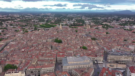 Große-Morgendliche-Luftaufnahme-Des-Stadtzentrums-Von-Montpellier,-Ecusson,-Altes-Mittelmeer