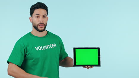 Green-screen,-volunteer-and-man-with-tablet-mockup