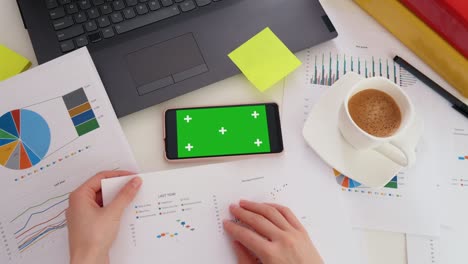 teléfono inteligente con pantalla verde, aplicación para negocios