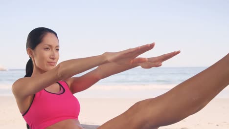 Mujer-Sana-Haciendo-Yoga-En-Equilibrio