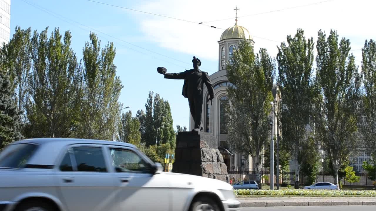 Il monumento Gloria al lavoro del minatore a Donetsk. 11 settembre 2011 a Donetsk, Ucraina. La scultura è fatta di ghisa. Il peso della scultura è di 22 tonnellate.