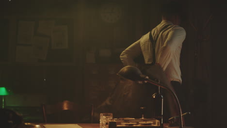 detective in his office