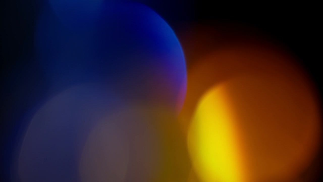 imágenes de fugas de luz multicolor sobre fondo negro, transiciones de superposiciones de fugas de destellos de lente