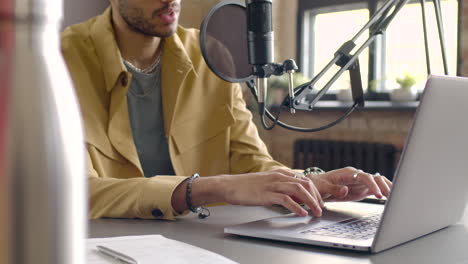 close up view of man hands using the computer