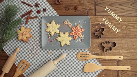 stop motion video shows of christmas gingerbread cookies