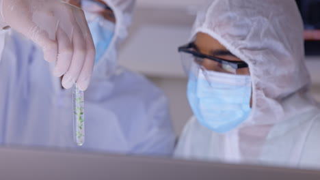 científico en el laboratorio, equipo