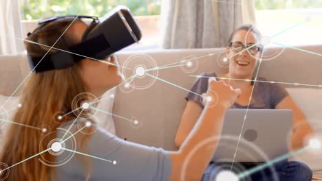 Conectores-En-Movimiento-Y-Datos-Digitales-Sobre-Una-Mujer-Que-Usa-Casco-Vr