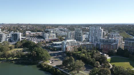 Vista-Aérea-Del-Suroeste-De-Los-Edificios-De-Apartamentos-Residenciales-De-Sydney-En-Wolli-Creek,-Nueva-Gales-Del-Sur