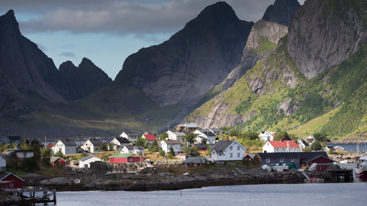 Lofoten Pohled na vesnici 0 30 1