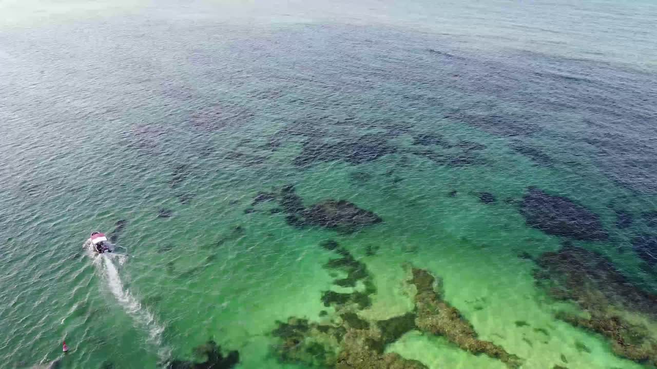 increíble imagen aérea de drones de la playa del mar