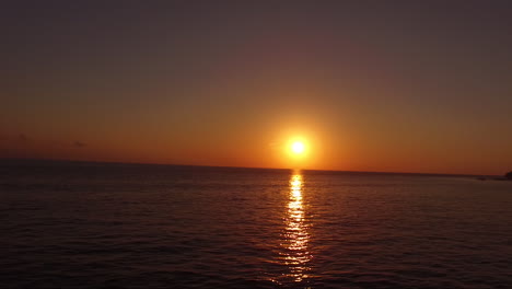 tiro de drone del amanecer de bali