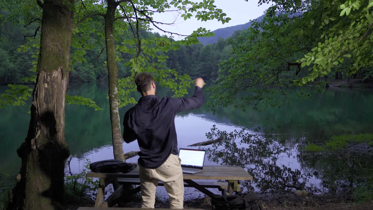사업가는 기 ⁇ 합니다.