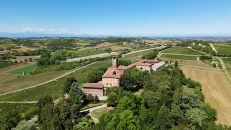 Noble-Castillo-De-Uviglie-De-Casale-Monferrato-En-La-Región-De-Piamonte-Del-Norte-De-Italia