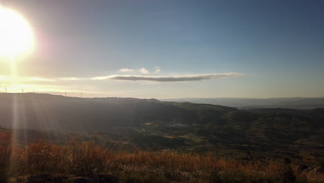 Lapso-De-Movimiento-En-La-Cima-De-La-Montaña