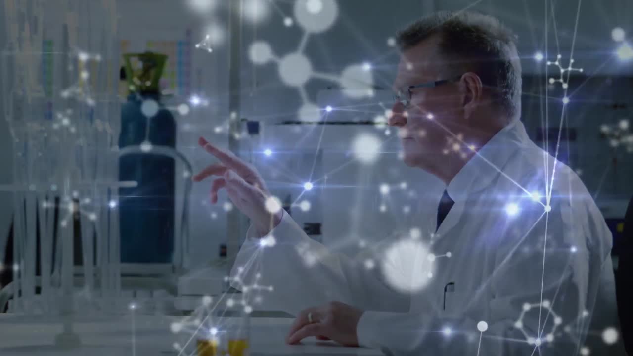 연결의 애니메이션: 백인 고위 실험실 직원