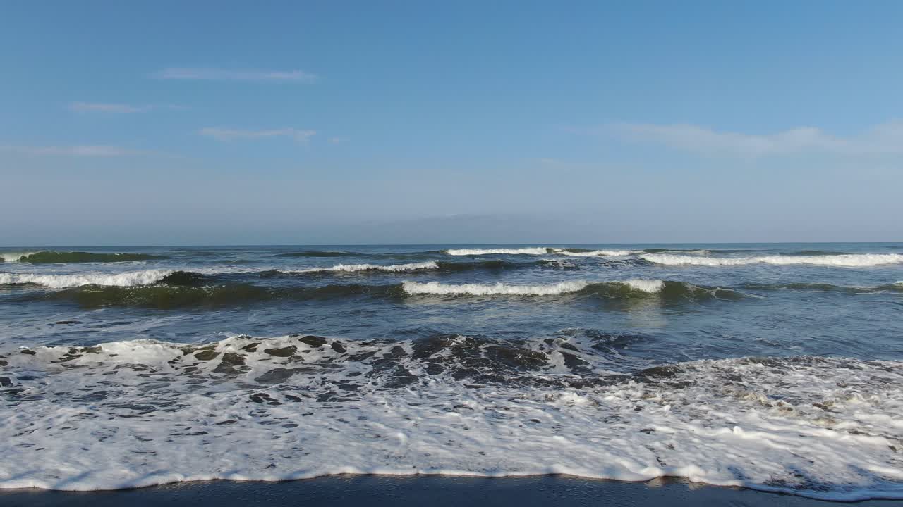 멕시코 해변에서 파도타기