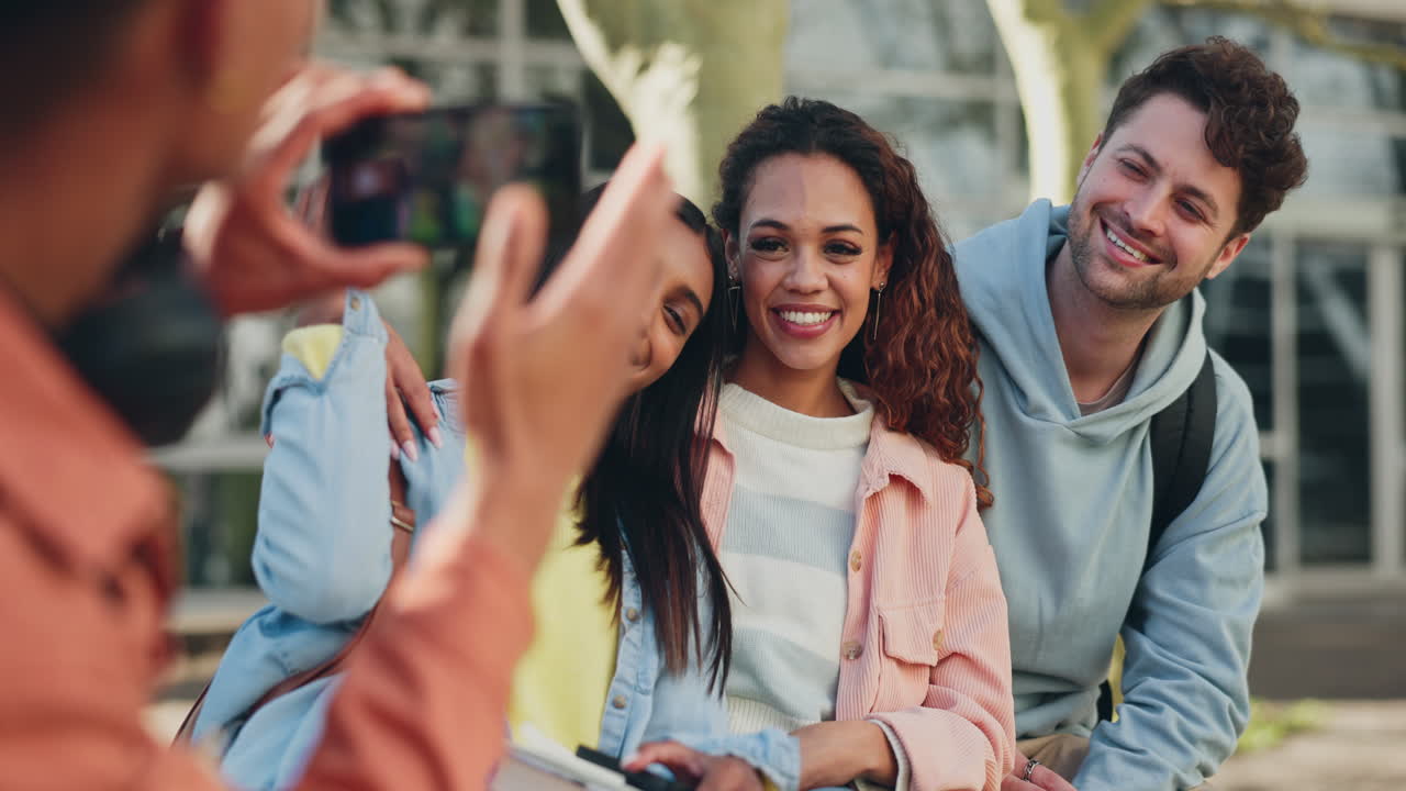 fotografía, educación y amigos en el campus