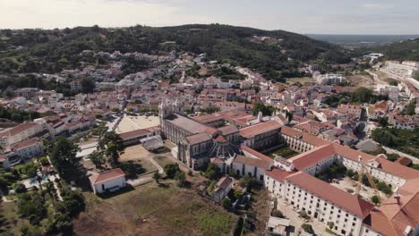 Das-Kloster-Santa-Maria-D&#39;alcobaca,-Portugal,-Ein-Meisterwerk-Der-Gotischen-Zisterzienserkunst