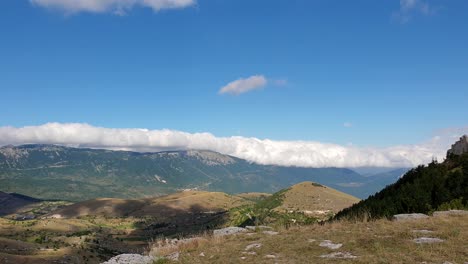 Panning-view-of-Rocca-Calascio-national-park-mountain-range-in-Abruzzo