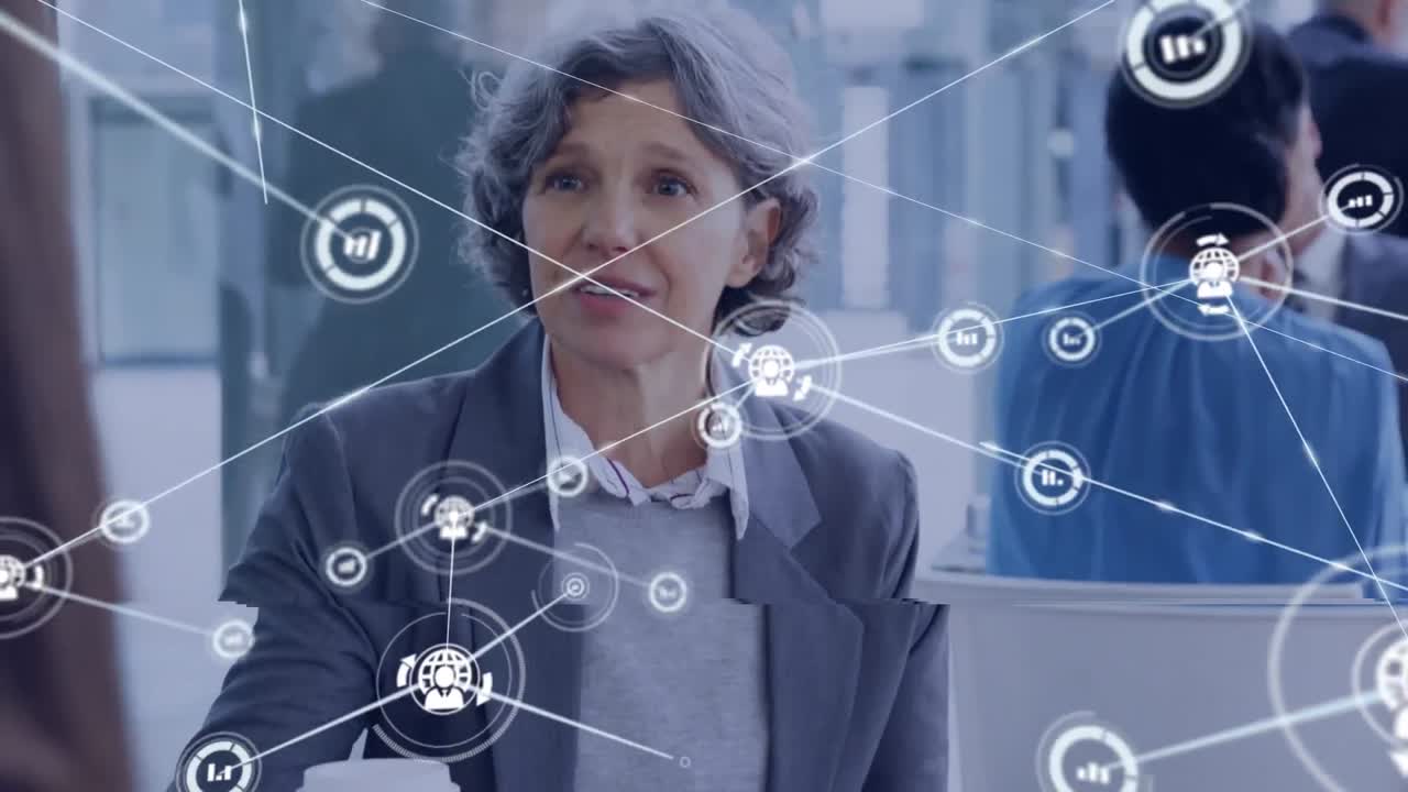 animación de la red de conexiones entre diversas personas de negocios en la oficina