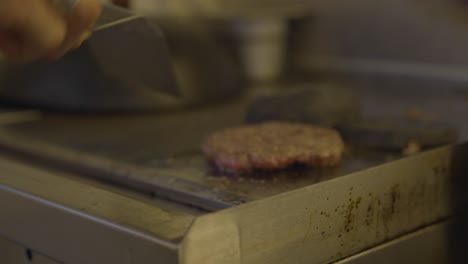Food-preparation-in-a-restaurant.-Hamburger