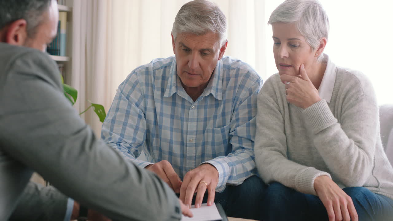 은퇴, 투자 및 노인 커플