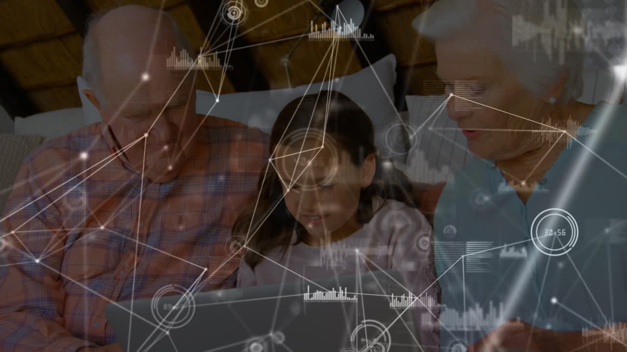 animación del procesamiento de datos sobre abuelos y nietas caucásicos felices con computadora portátil en casa