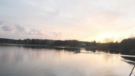 Wide-Shot-of-Serene-River-in-Canada,-Grand-River