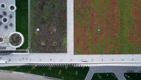 techo verde del centro metropolitano de vaughan, vista de drones de arriba hacia abajo 4k