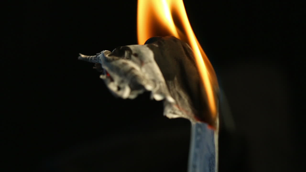 quema de billetes de banco