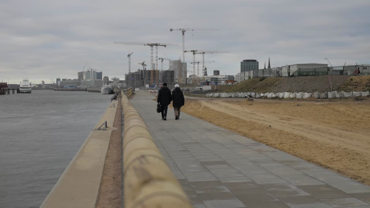 old couple on the way to Hamburg