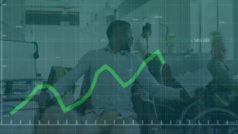 Animación-De-Procesamiento-De-Datos-Y-Gráficos-Sobre-Colegas-Felices-Y-Diversos-Hablando-En-La-Oficina