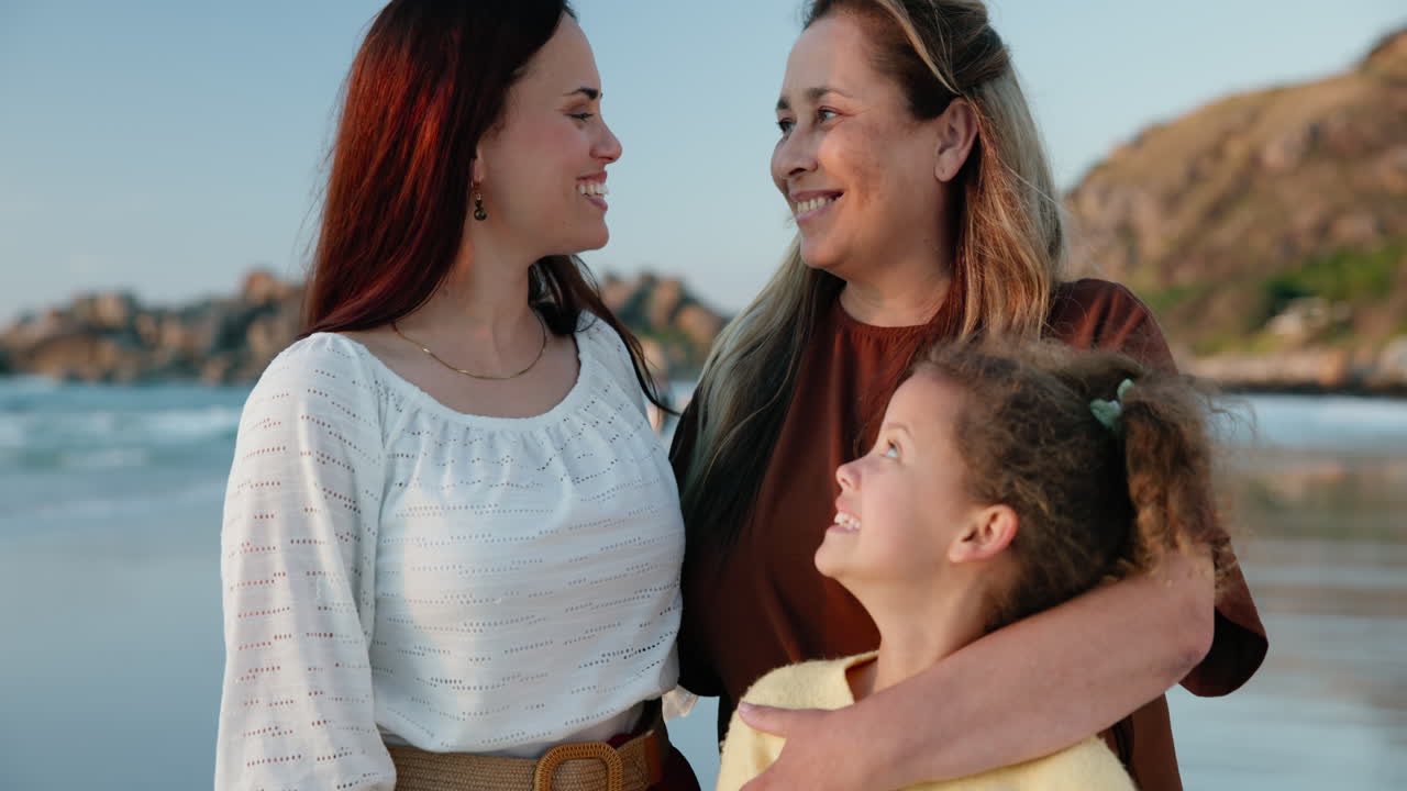 해변 에 있는 가족 초상화